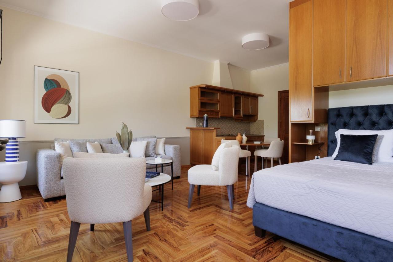 Liston's Apartment