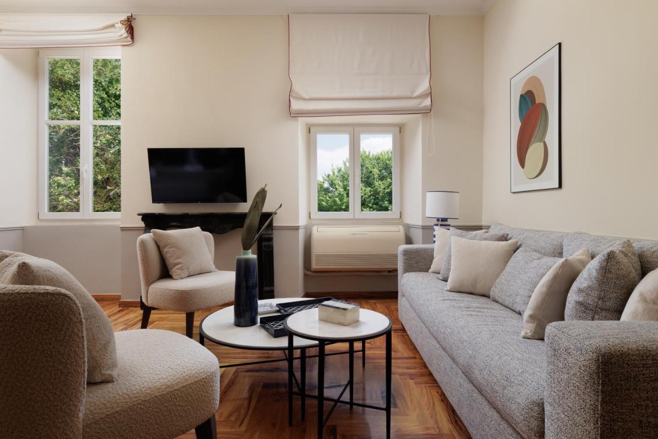 Liston's Apartment
